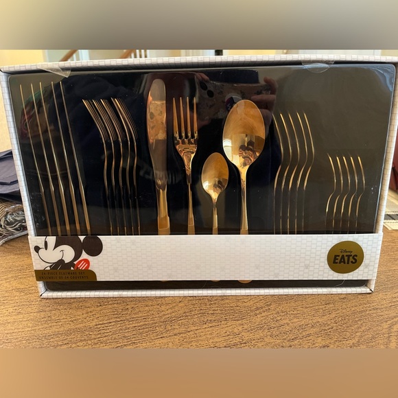 Disney Eats Mickey Mouse Icon Gold Flatware Set - 24 Piece NEW - Picture 3 of 7